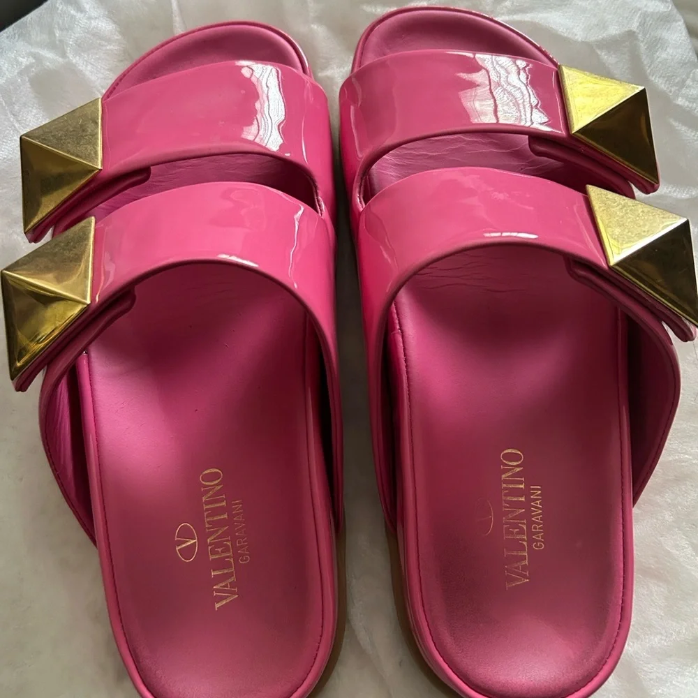 Valentino Vibrant Pink Sandals with Bold Gold Details - Picture 4 of 7